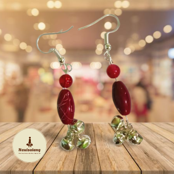 Set of necklace and earrings with a combination of Red green and silver